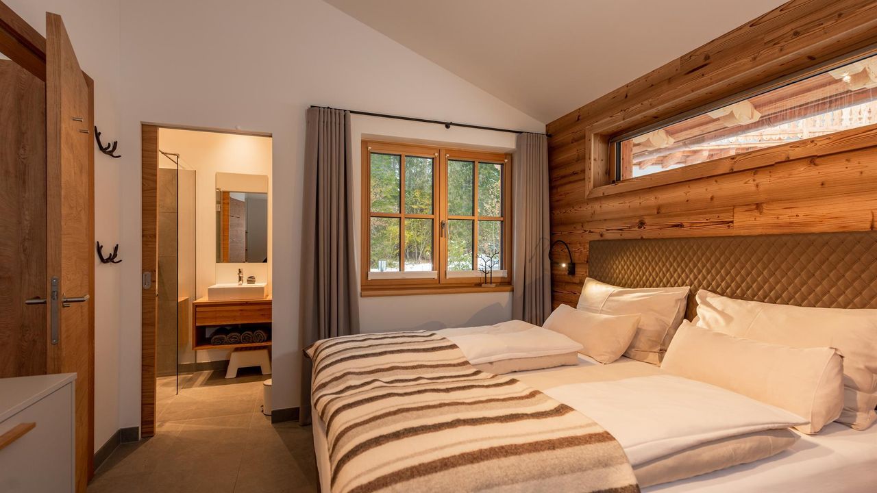 Schlafzimmer mit hochwertigen Boxspringenbetten Schlafzimmer mit hochwertigen Boxspringenbetten